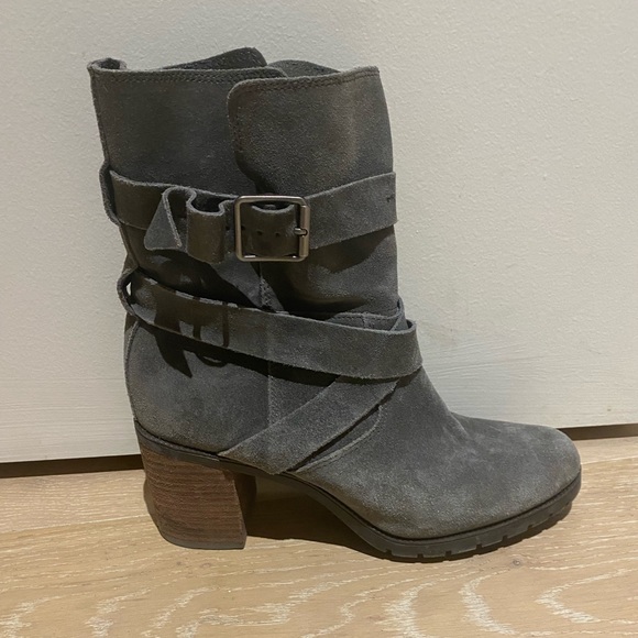 Clarks gray suede boots - Picture 1 of 5